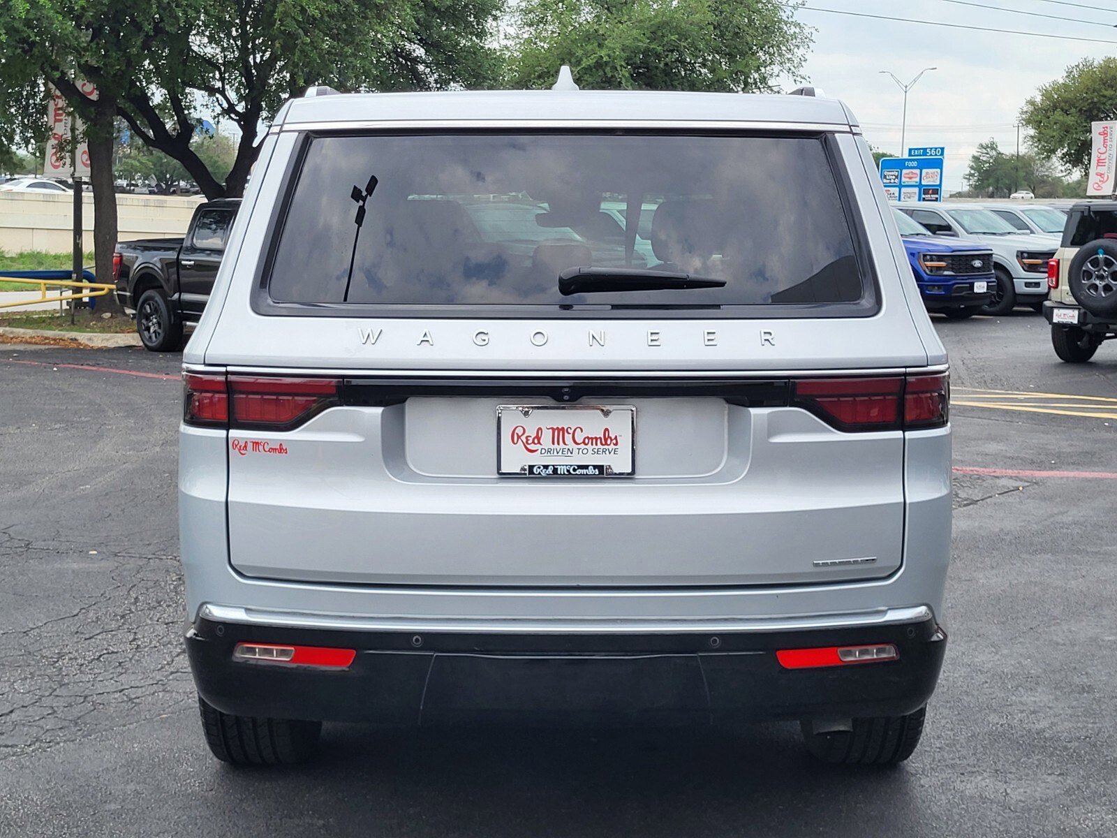 Used 2022 Jeep Wagoneer Series II RWD image 4