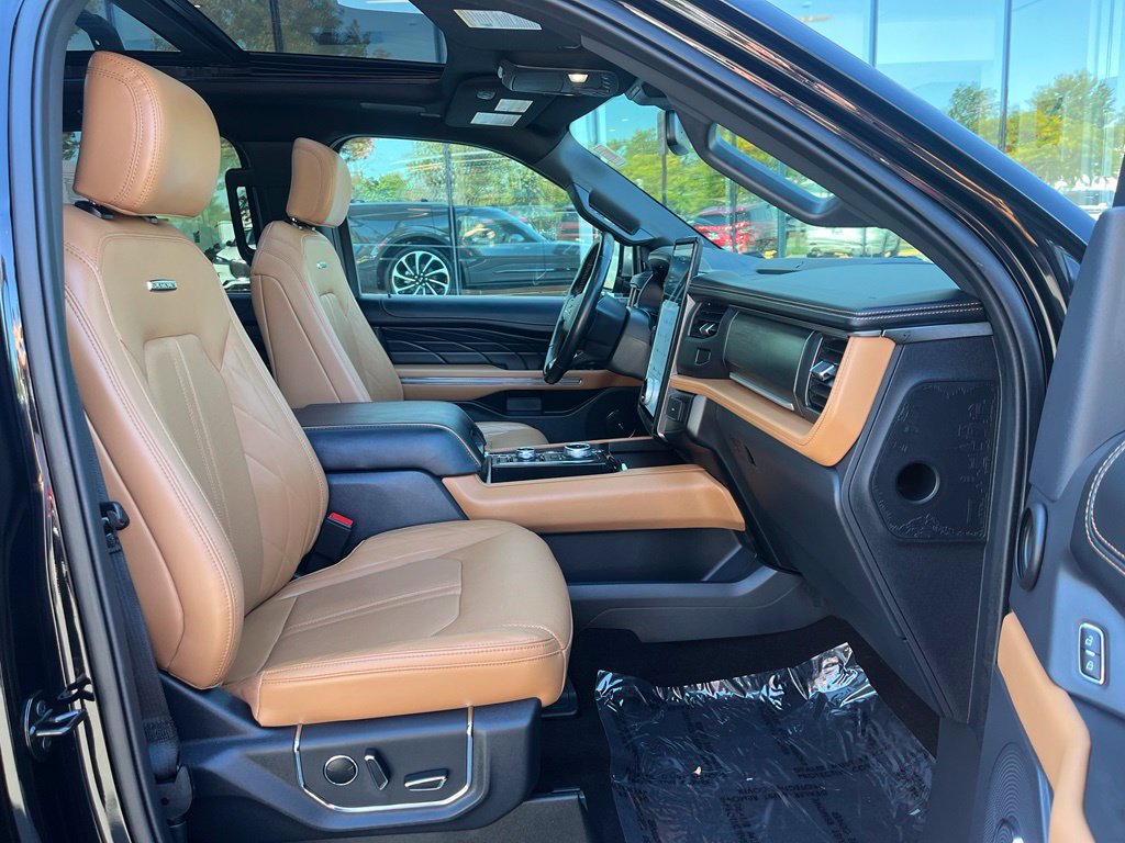 Certified 2023 Ford Expedition Platinum AWD/4WD image 22
