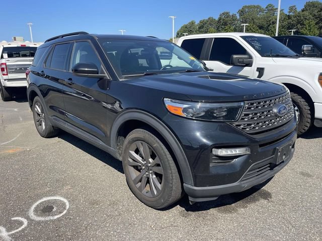 Certified 2023 Ford Explorer XLT w/ Equipment Group 202A AWD/4WD image 1