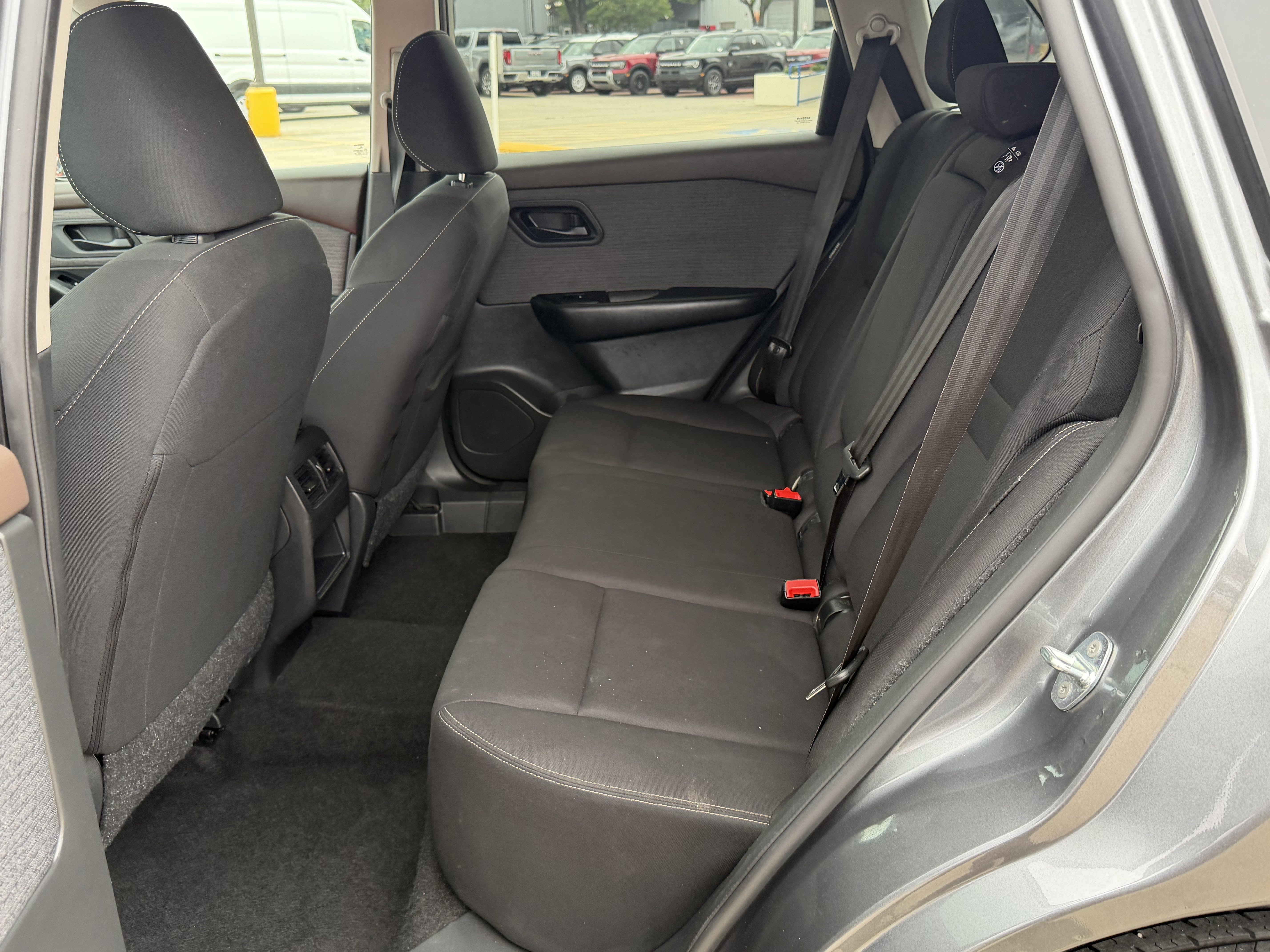 Used 2023 Nissan Rogue S FWD image 10