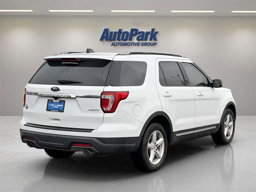 Certified 2018 Ford Explorer XLT image 5