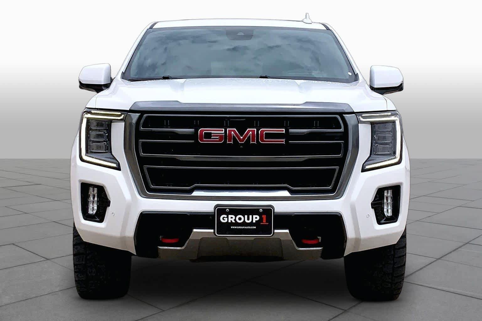 Used 2024 GMC Yukon XL AT4 w/ AT4 Premium Plus Package AWD/4WD image 4
