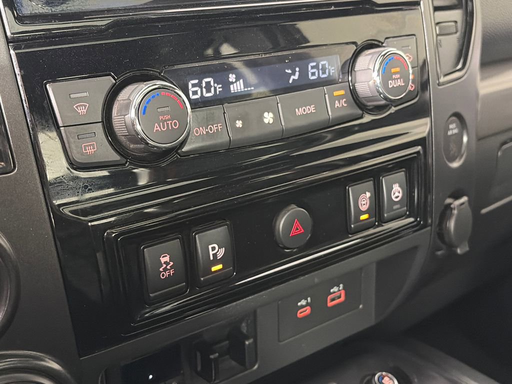 Used 2022 Nissan Titan PRO-4X w/ Pro-4x Convenience Package AWD/4WD image 21