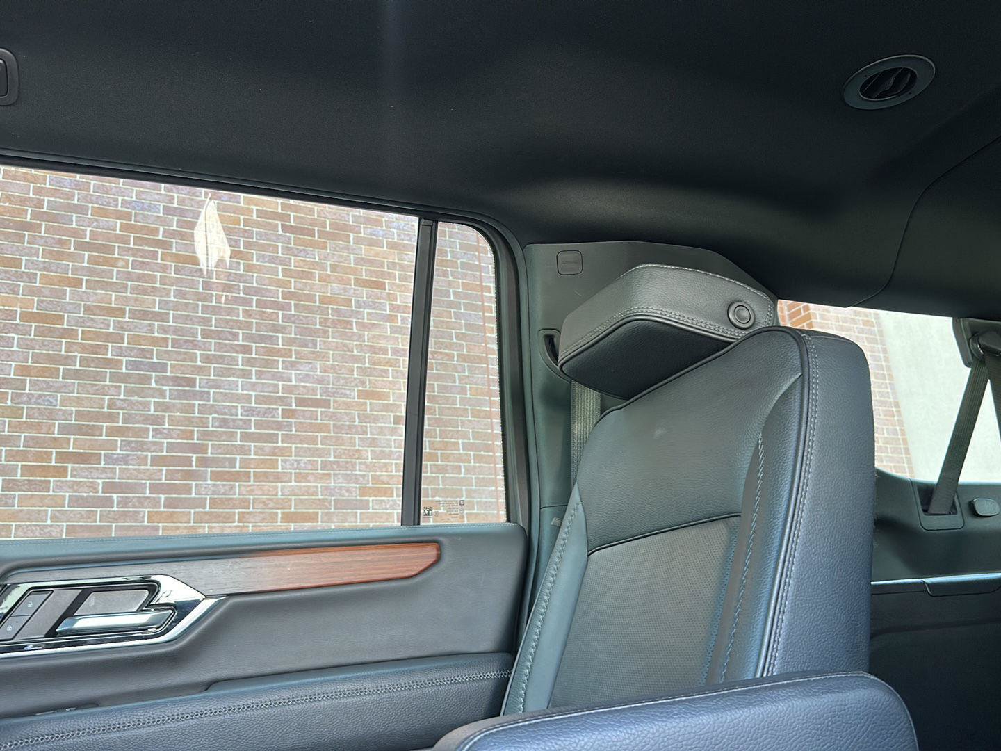 Used 2025 GMC Yukon XL Denali RWD image 27