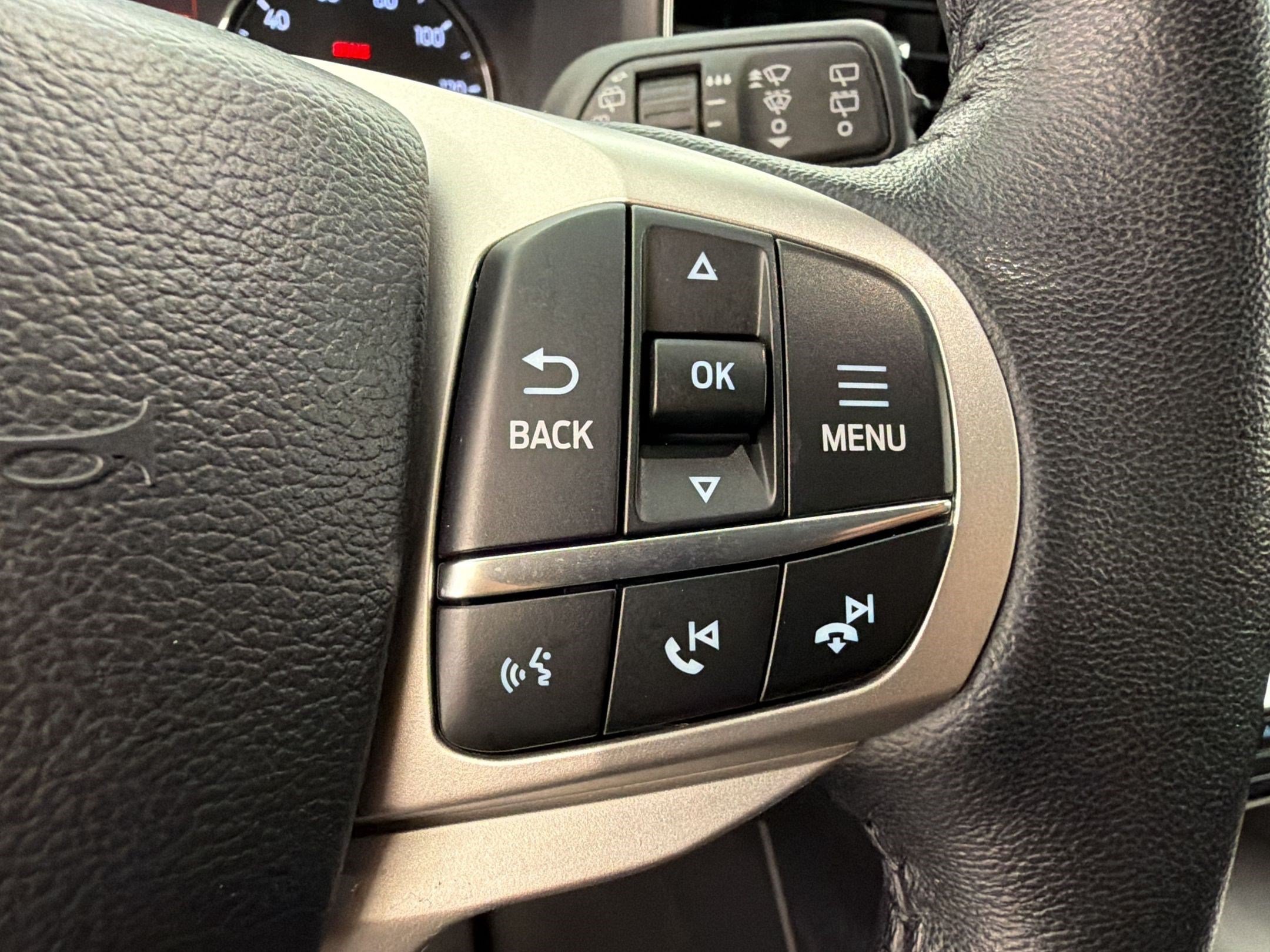 Certified 2024 Ford Explorer Limited AWD/4WD image 17