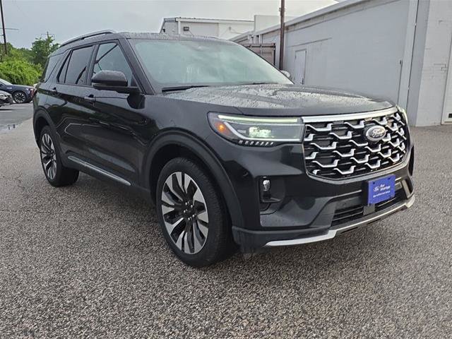 Certified 2025 Ford Explorer Platinum w/ LUX Leather Package AWD/4WD image 8