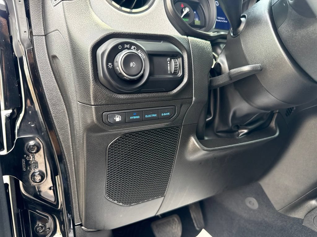 Used 2024 Jeep Wrangler Unlimited AWD/4WD image 17