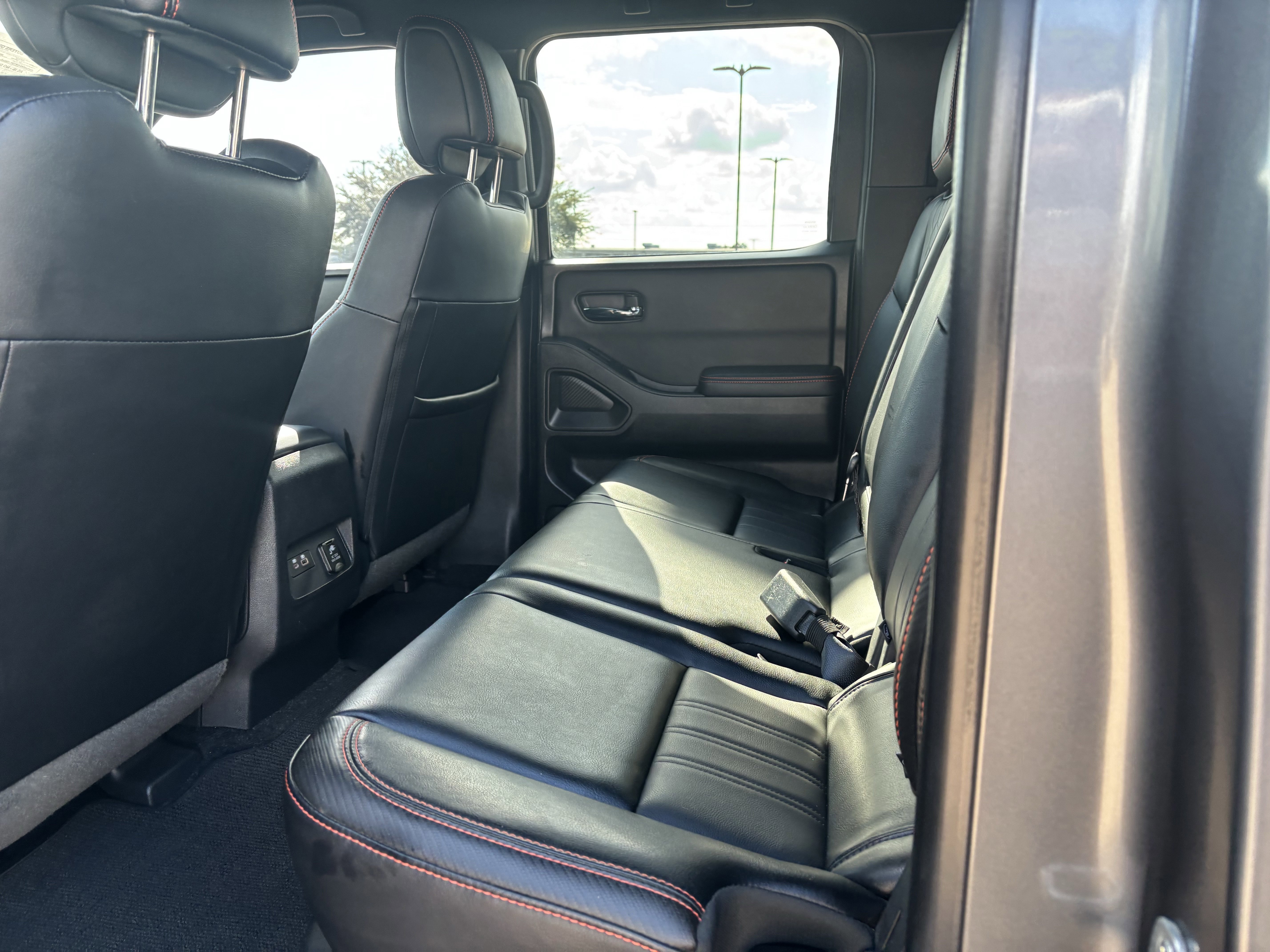 Used 2023 Nissan Frontier Pro-X w/ Pro-X Premium Package image 14