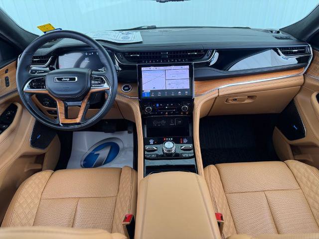 Used 2025 Jeep Grand Cherokee Summit AWD/4WD image 3