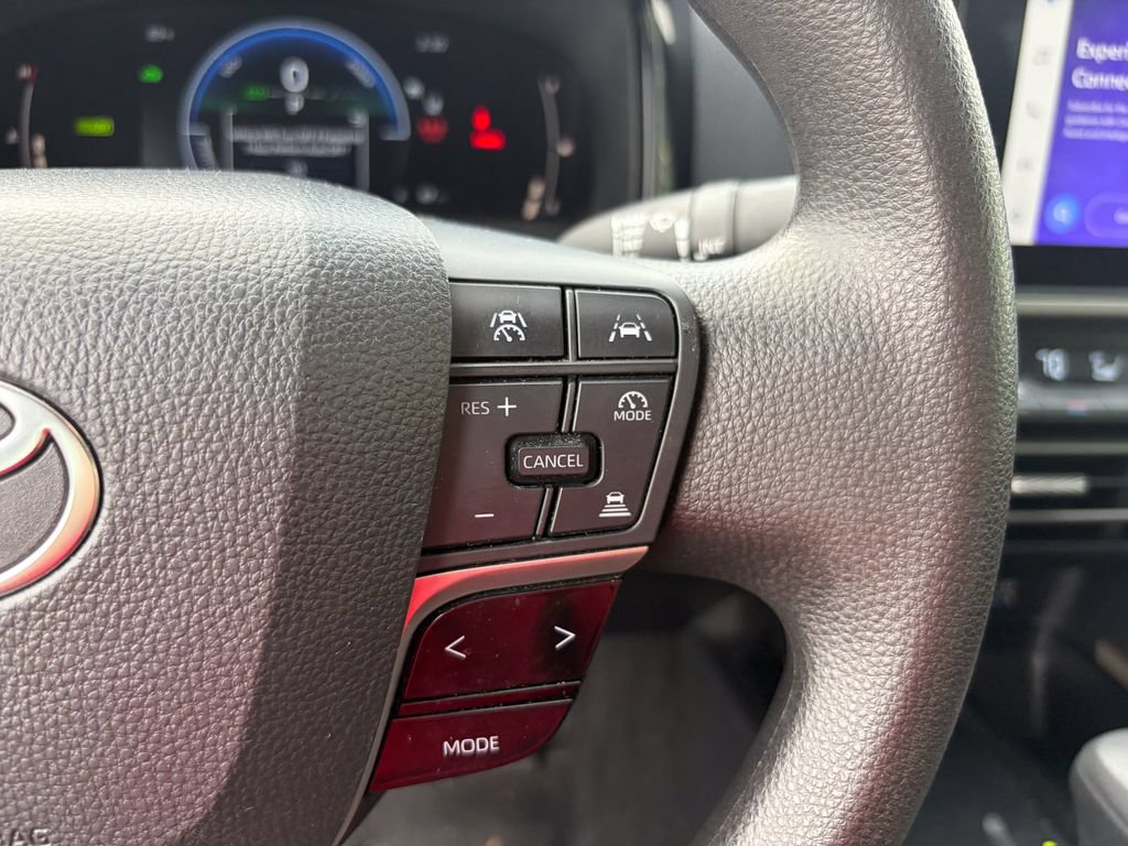 Used 2025 Toyota Camry LE FWD image 26