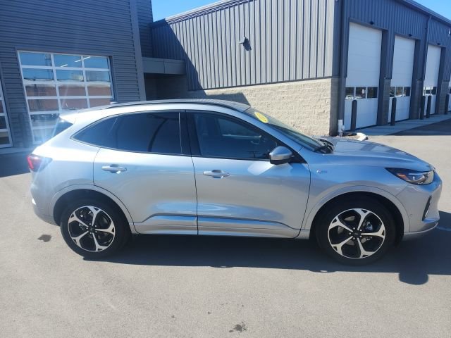 Certified 2023 Ford Escape ST-Line Elite w/ Premium Technology Package AWD/4WD image 4