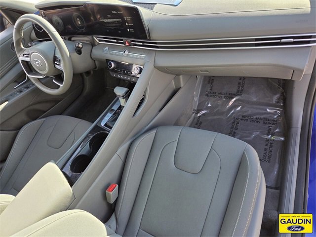 Used 2023 Hyundai Elantra SEL w/ Convenience Package image 17
