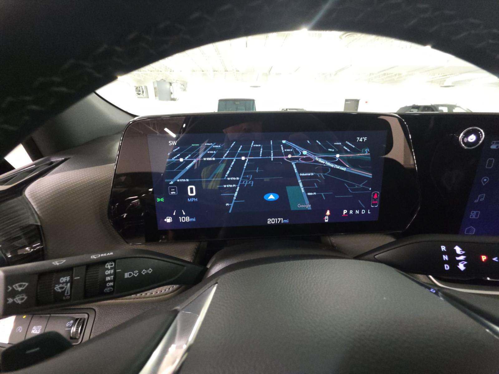 Used 2025 Chevrolet Equinox LT w/ Convenience Package II FWD image 7