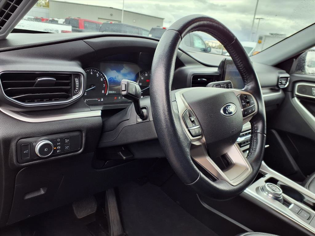 Certified 2022 Ford Explorer XLT w/ Equipment Group 202A image 12