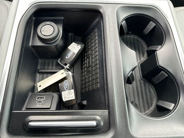 Certified 2025 Ford Expedition Platinum image 38