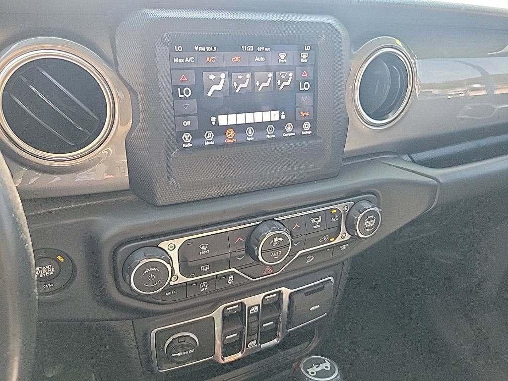 Used 2019 Jeep Wrangler Unlimited Sahara AWD/4WD image 26