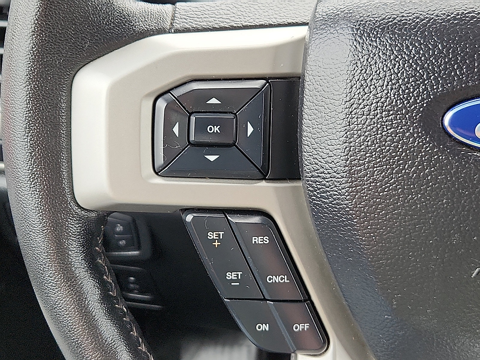 Certified 2019 Ford F150 Lariat w/ Equipment Group 502A Luxury AWD/4WD image 19