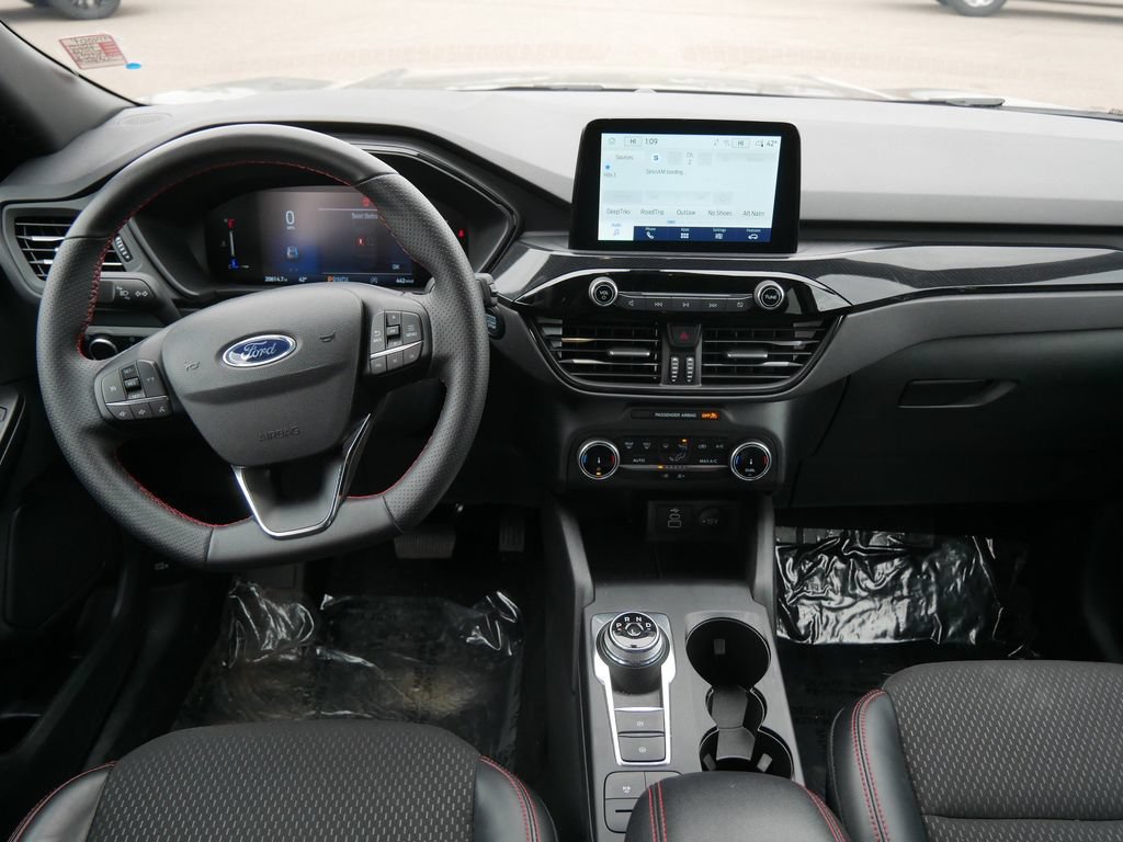 Certified 2025 Ford Escape ST-Line AWD/4WD image 14