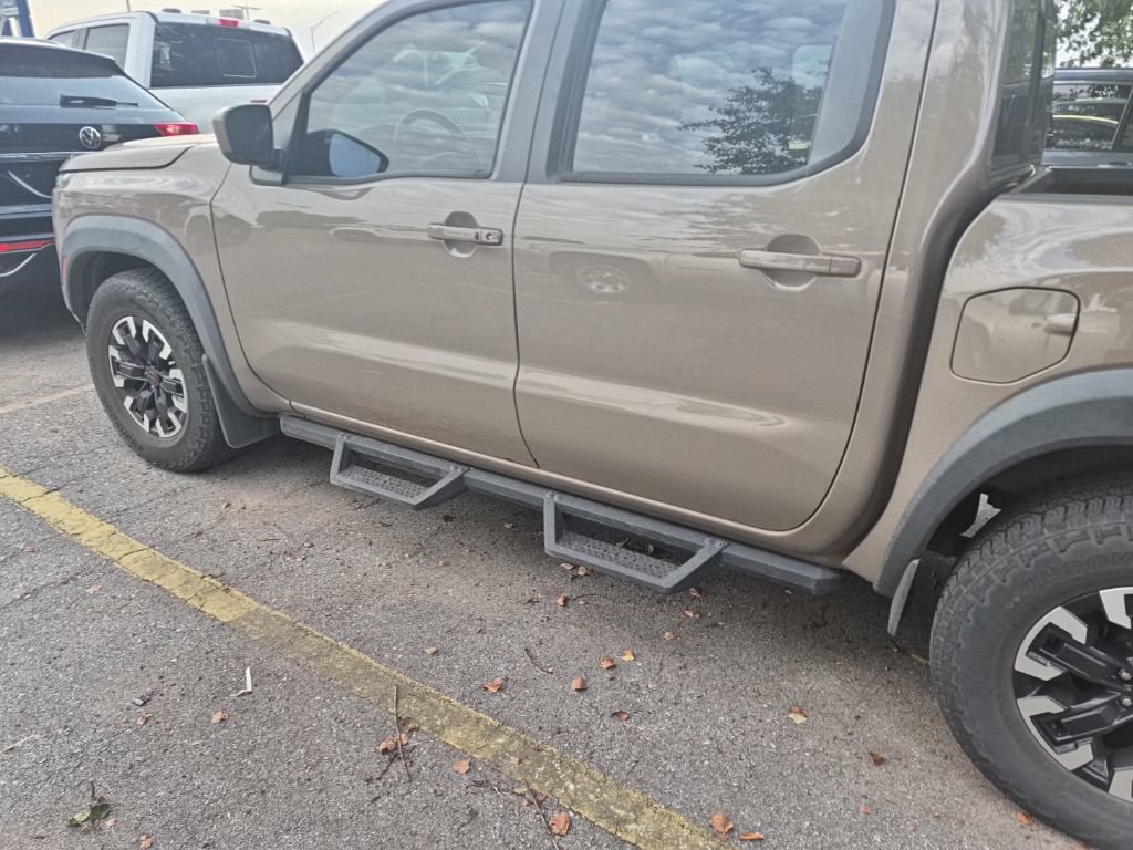 Used 2024 Nissan Frontier Pro-X RWD image 8