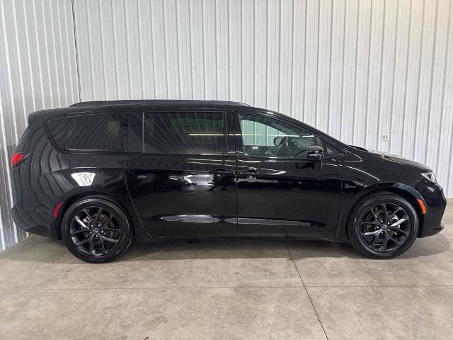 Used 2025 Chrysler Pacifica Limited FWD image 29