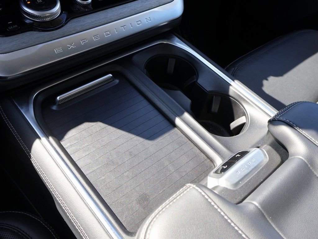 Certified 2025 Ford Expedition Max Platinum image 41