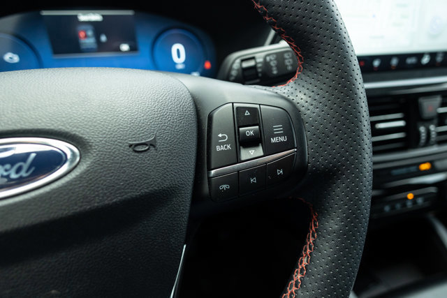 Certified 2025 Ford Escape ST-Line Elite w/ Premium Technology Package image 16