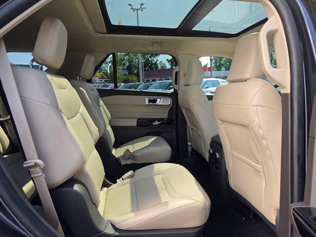 Certified 2023 Ford Explorer Platinum w/ Technology Package AWD/4WD image 18