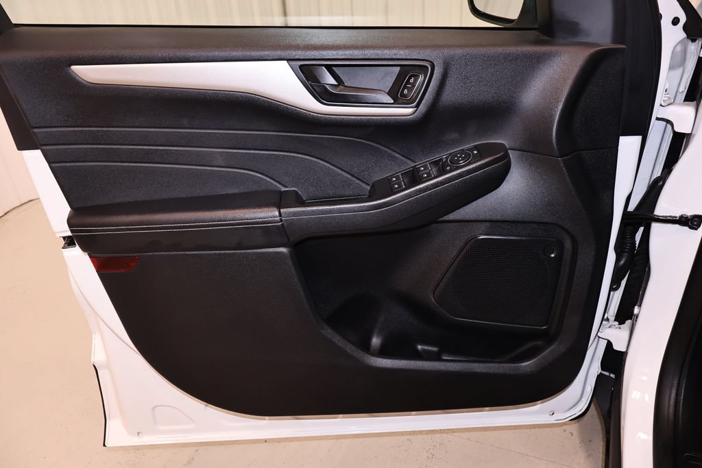 Certified 2022 Ford Escape SE w/ SE Sport Appearance Package AWD/4WD image 11