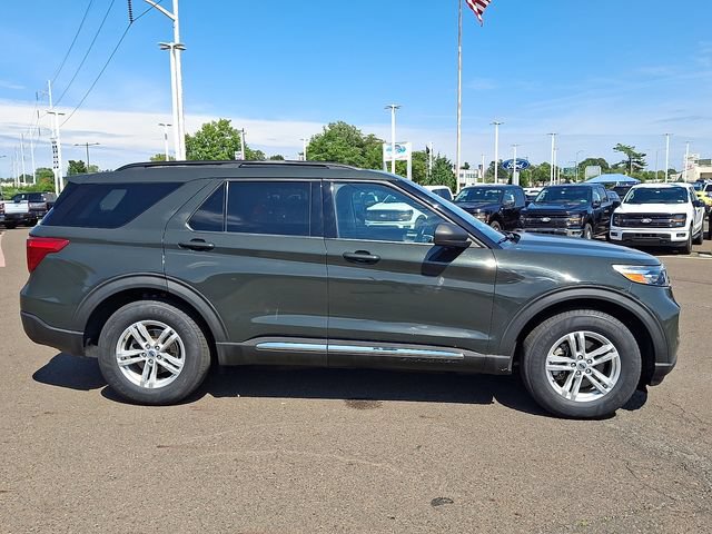 Certified 2021 Ford Explorer XLT w/ Equipment Group 202A AWD/4WD image 7