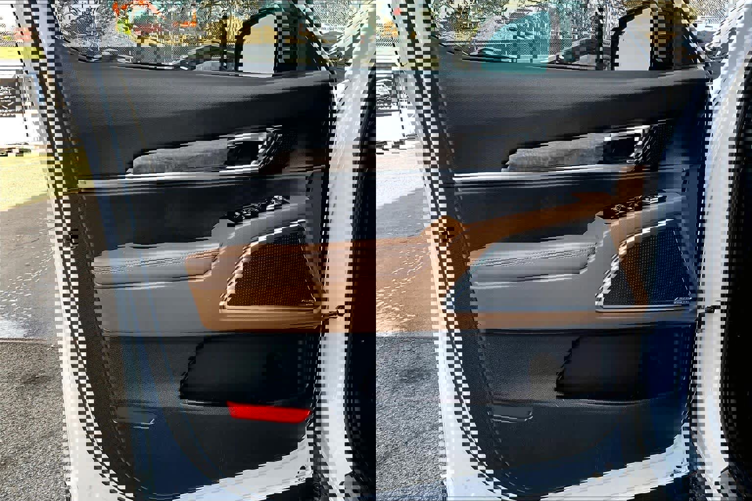 Used 2022 Kia Telluride SX w/ SX Prestige Package image 24