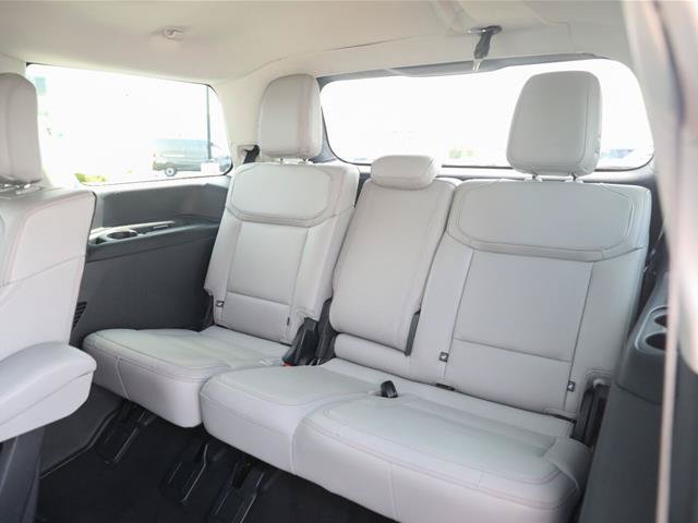 Certified 2025 Ford Expedition Active AWD/4WD image 33