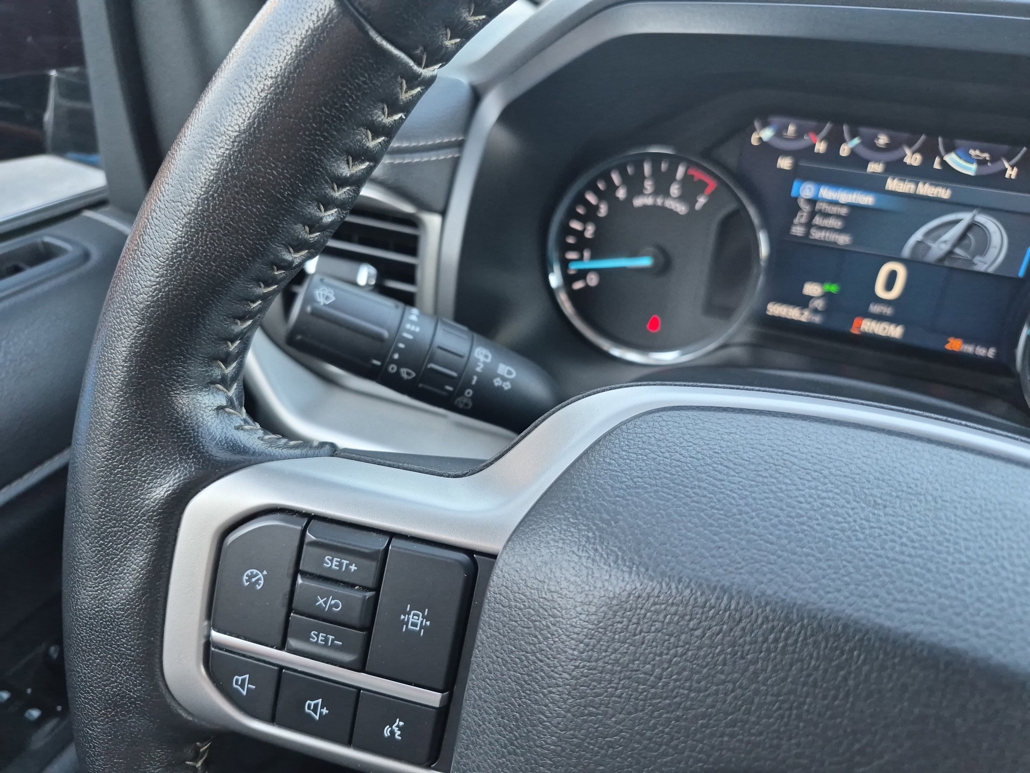 Certified 2024 Ford Expedition XLT image 27