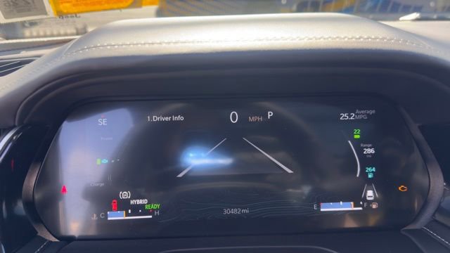 Used 2022 Jeep Grand Cherokee Limited 4xe w/ Luxury Tech Group II image 12