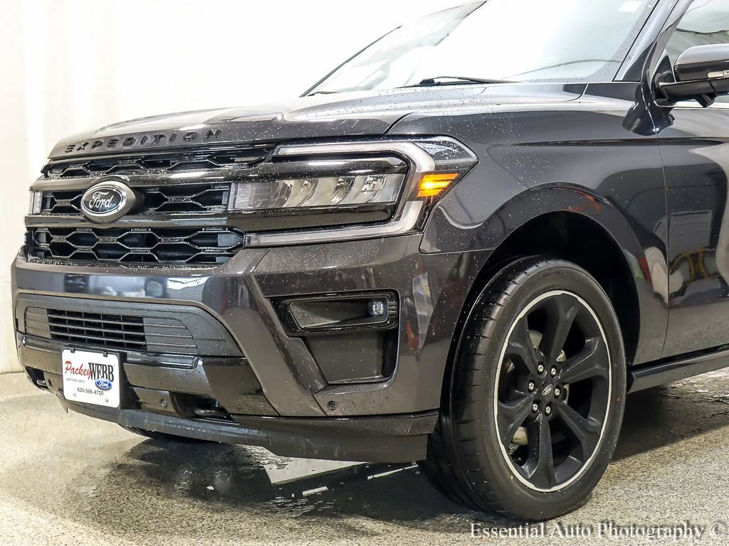 Certified 2022 Ford Expedition Max Limited image 3