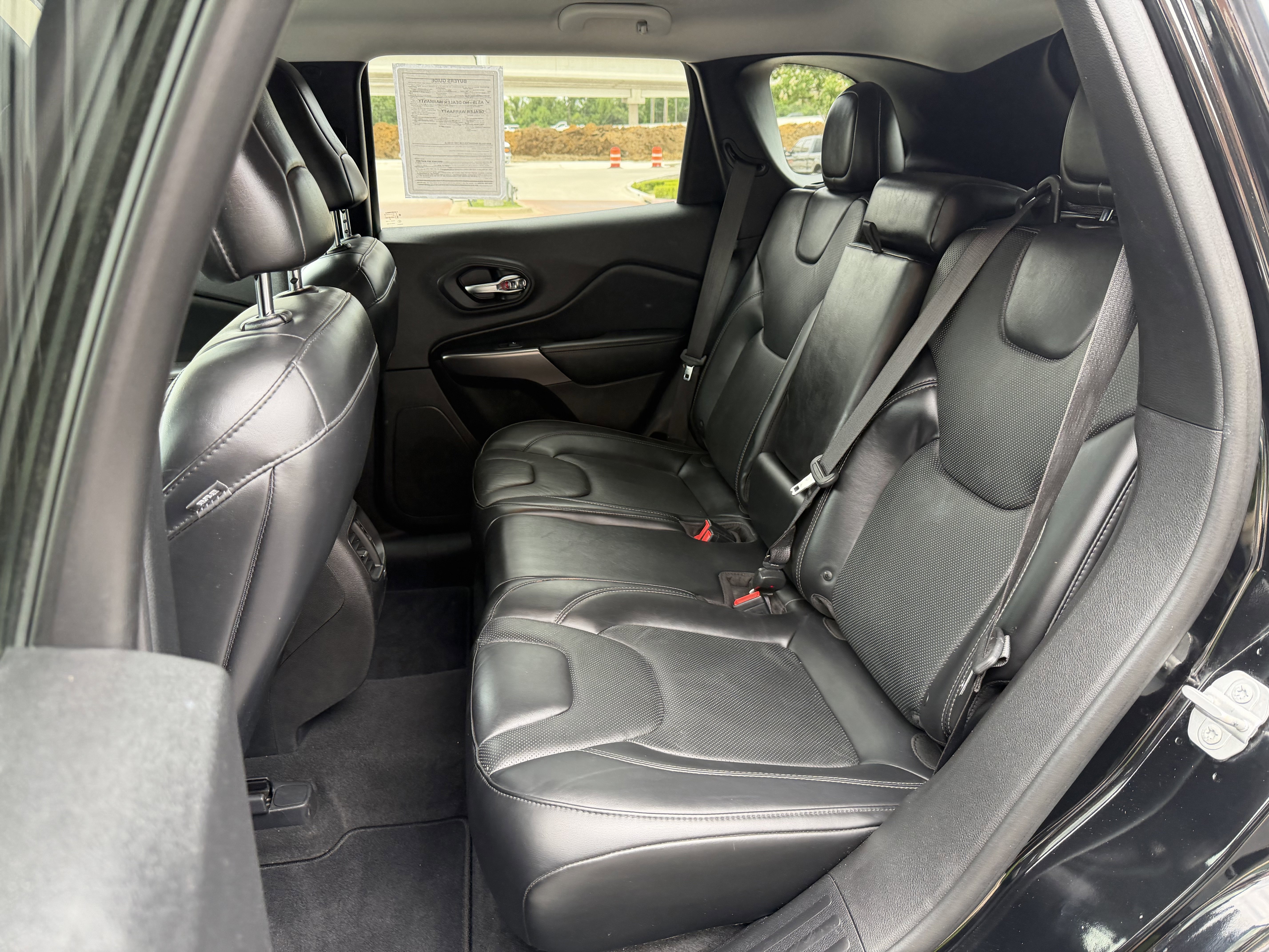 Used 2019 Jeep Cherokee Limited AWD/4WD image 30