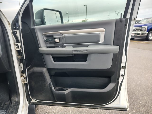 Used 2019 RAM 1500 Classic SLT w/ Protection Group AWD/4WD image 13