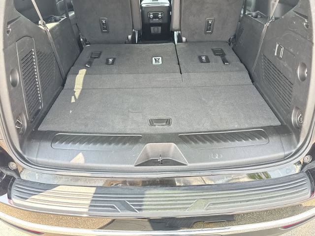 Used 2023 GMC Yukon SLT AWD/4WD image 34