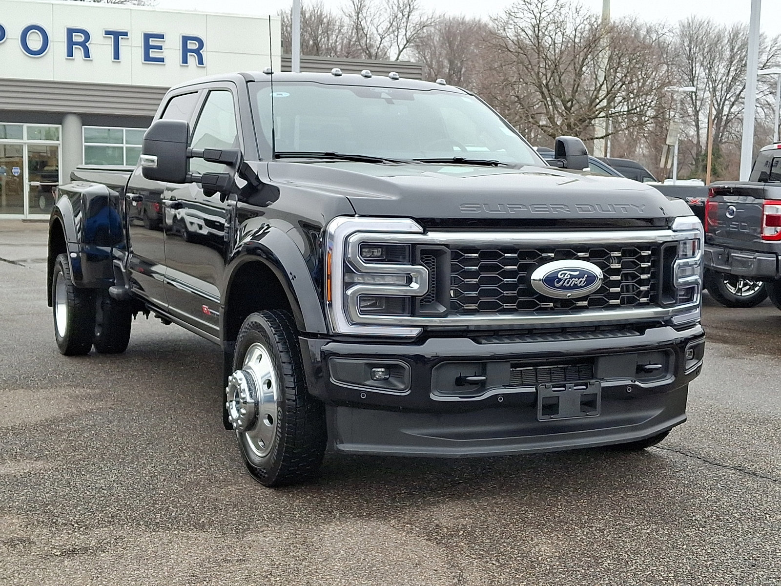 Certified 2025 Ford F450 Platinum w/ FX4 Off-Road Package image 10