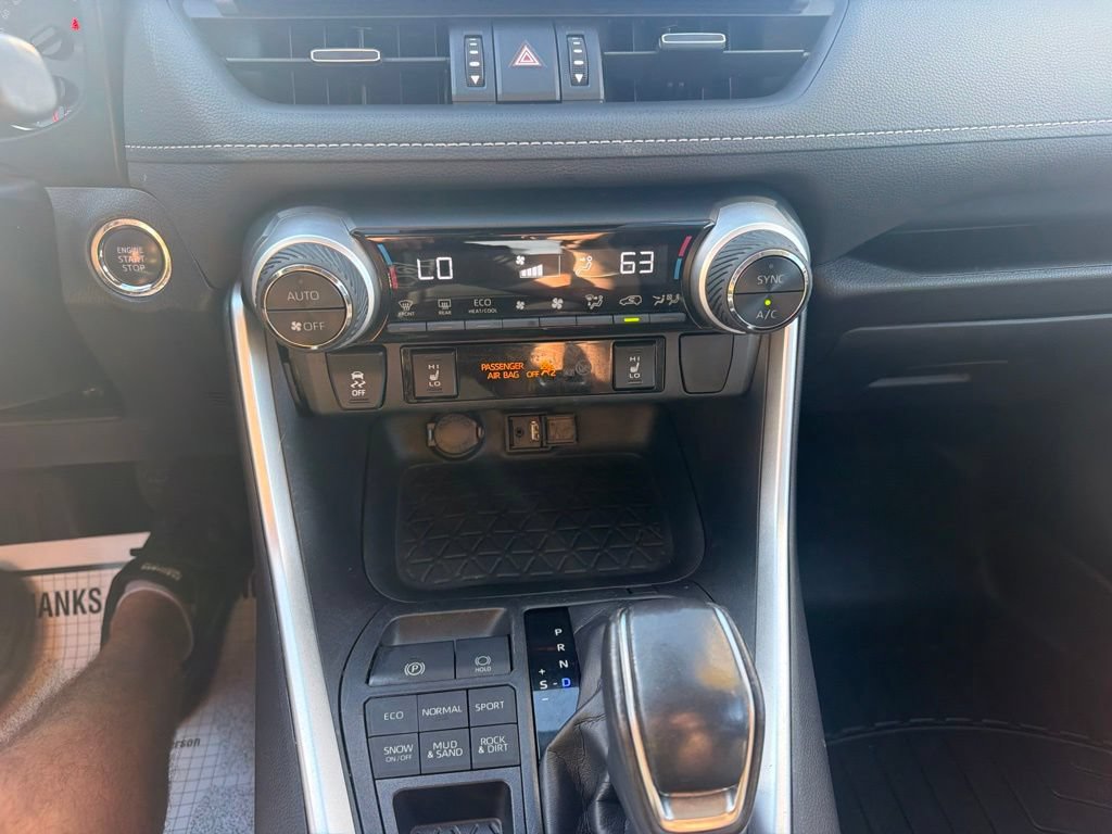 Used 2019 Toyota RAV4 XLE Premium w/ Cold Weather Package AWD/4WD image 35