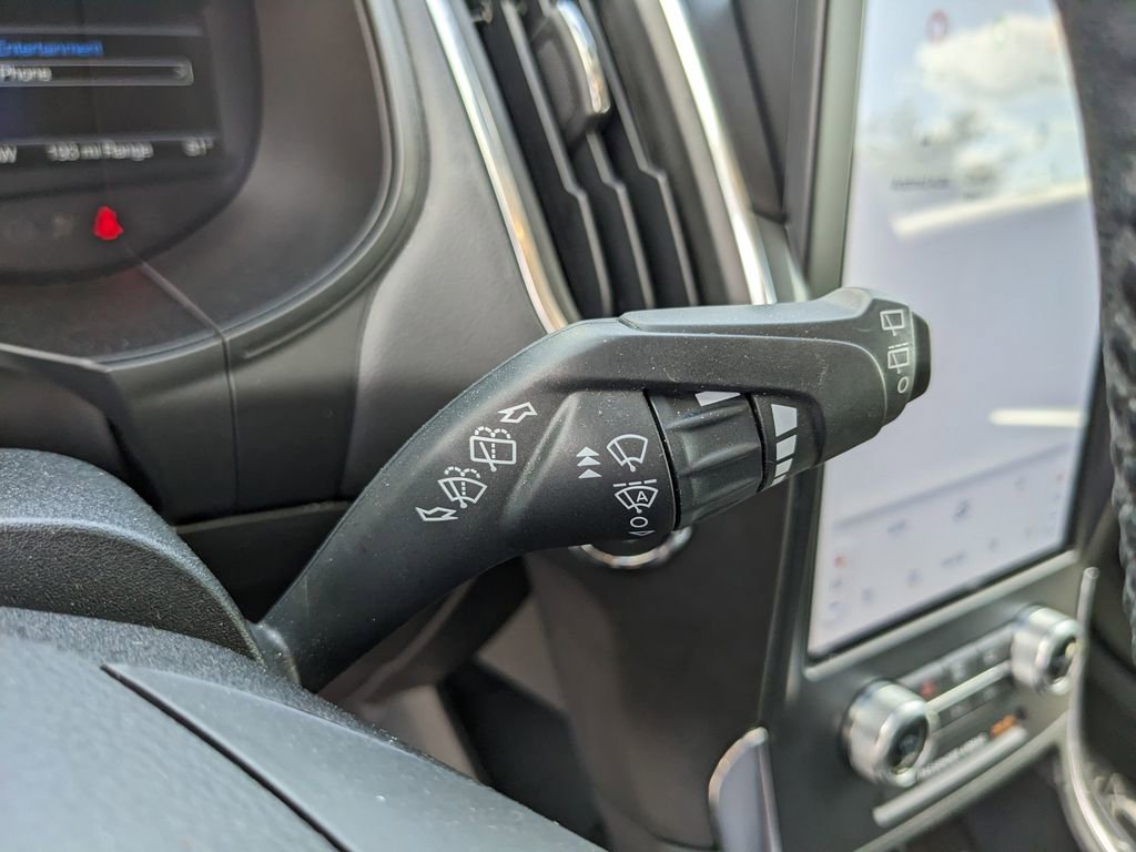 Certified 2024 Ford Edge Titanium image 34