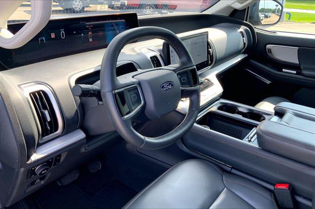 Certified 2025 Ford Expedition Active AWD/4WD image 14