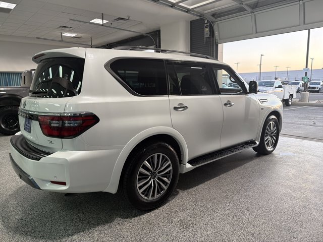 Used 2022 Nissan Armada SL w/ Captain's Chairs Package RWD image 5