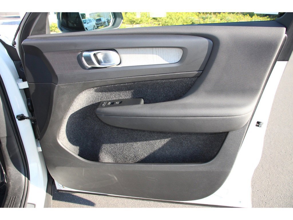 Used 2023 Volvo XC40 B5 Plus w/ Driver Assist Package image 28