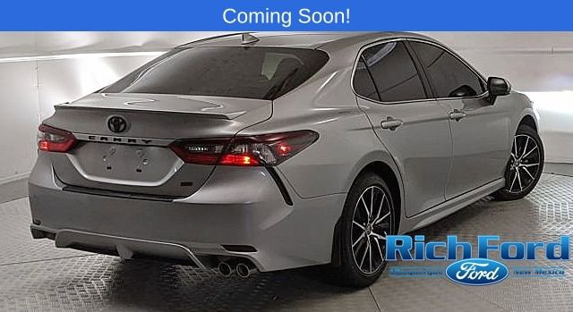 Used 2024 Toyota Camry SE image 3