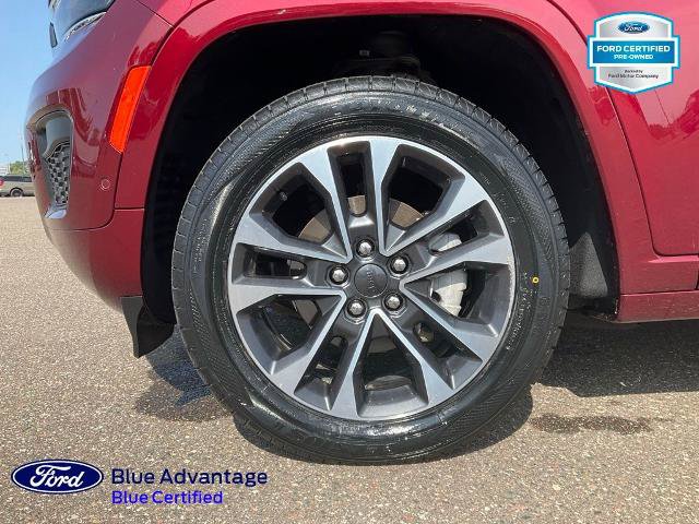 Used 2023 Jeep Grand Cherokee Overland w/ Luxury Tech Group IV AWD/4WD image 30