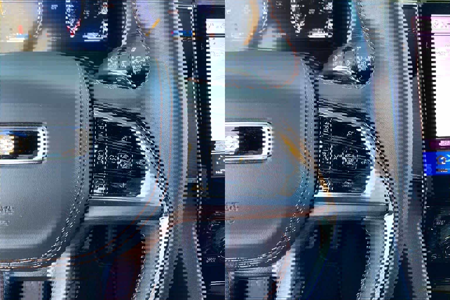 Used 2025 Jeep Grand Cherokee L Summit image 24