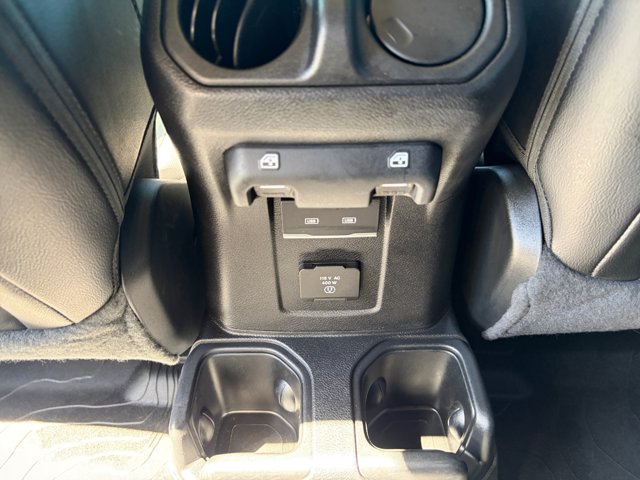 Used 2021 Jeep Gladiator Overland w/ Popular Equipment Package AWD/4WD image 27
