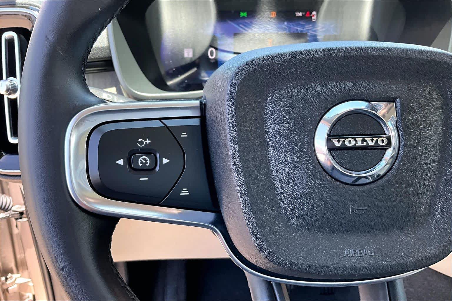 Used 2023 Volvo XC40 B5 Ultimate w/ Climate Package AWD/4WD image 24