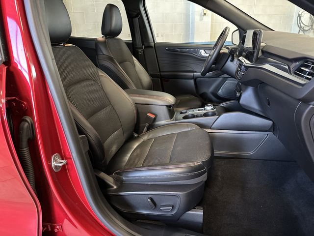 Certified 2025 Ford Escape ST-Line Elite image 33