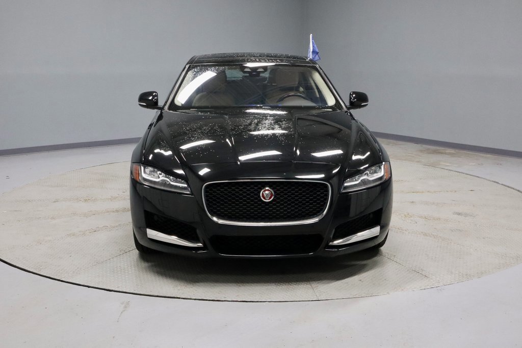 Used 2020 Jaguar XF Prestige image 8